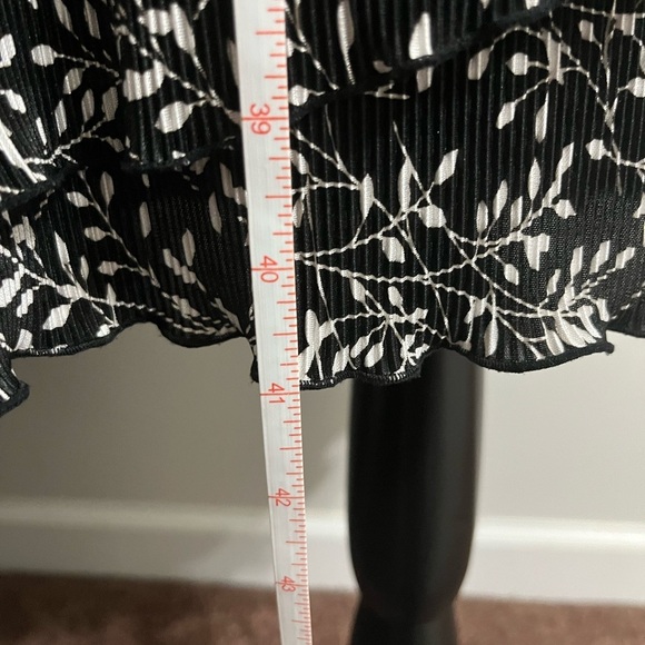 Dressbarn Black and White Flutter Sleeve Sheath Dress Size 14 - Picture 3 of 6